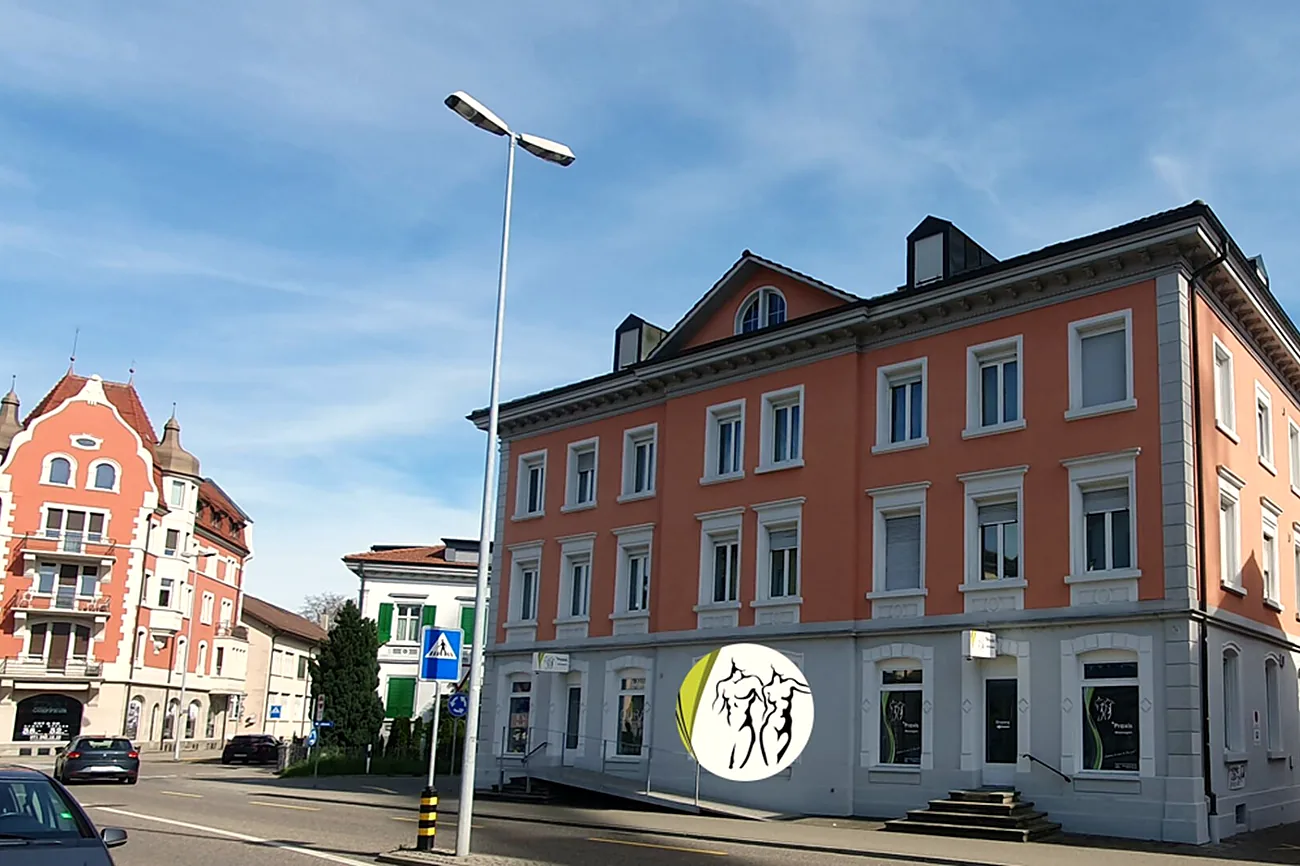 Gebäude der PlusPraxis an der Unteren Bahnhofstrasse 15 in Wil